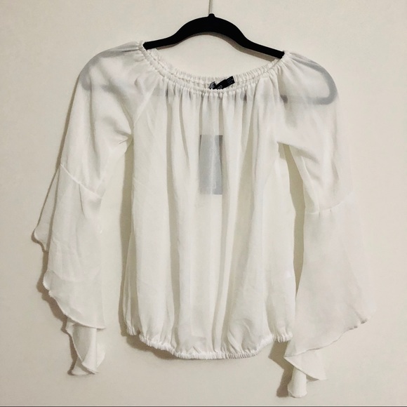 BOOHOO// NWT off shoulder bell sleeved blouse - Picture 1 of 3